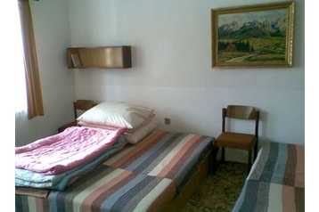 Słowacja Chata Zaważna Poruba / Závažná Poruba, Zewnątrz